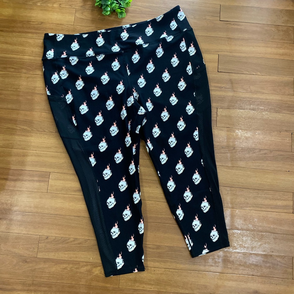 Torrid Skull Performance Active Set 4/5 - image 7